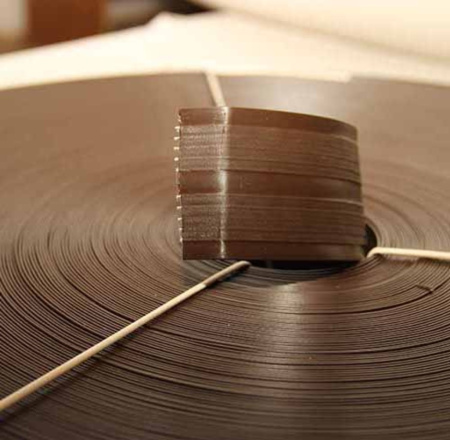 Лента 2010-605 пластмассовая для сидений коричневая 200м